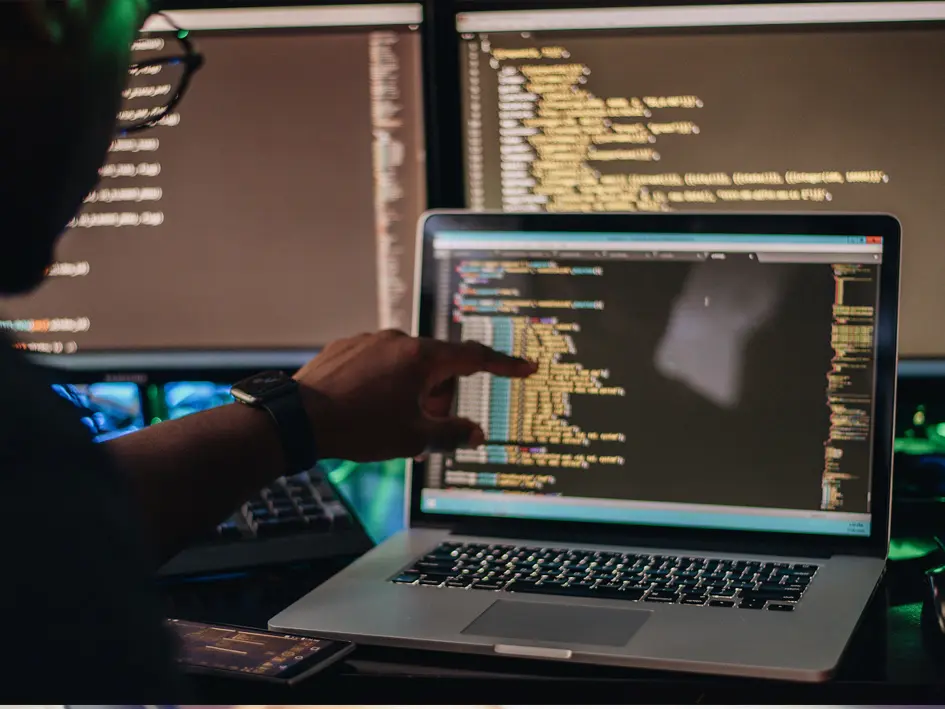 نکات مهم قبل از خرید لپ‌تاپ استوک برای شروع برنامه‌نویسی