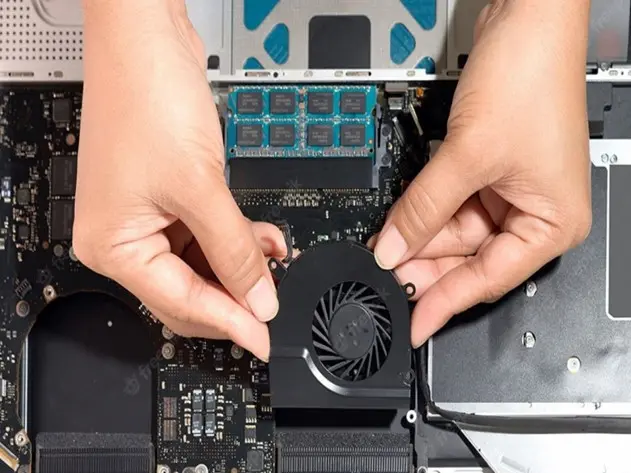 مراحل گام به گام تمیز کردن فن لپ تاپ