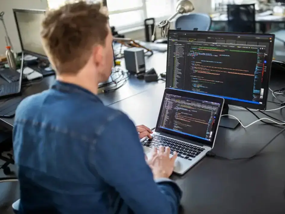 راهنمای خرید لپ تاپ استوک برای برنامه نویسی