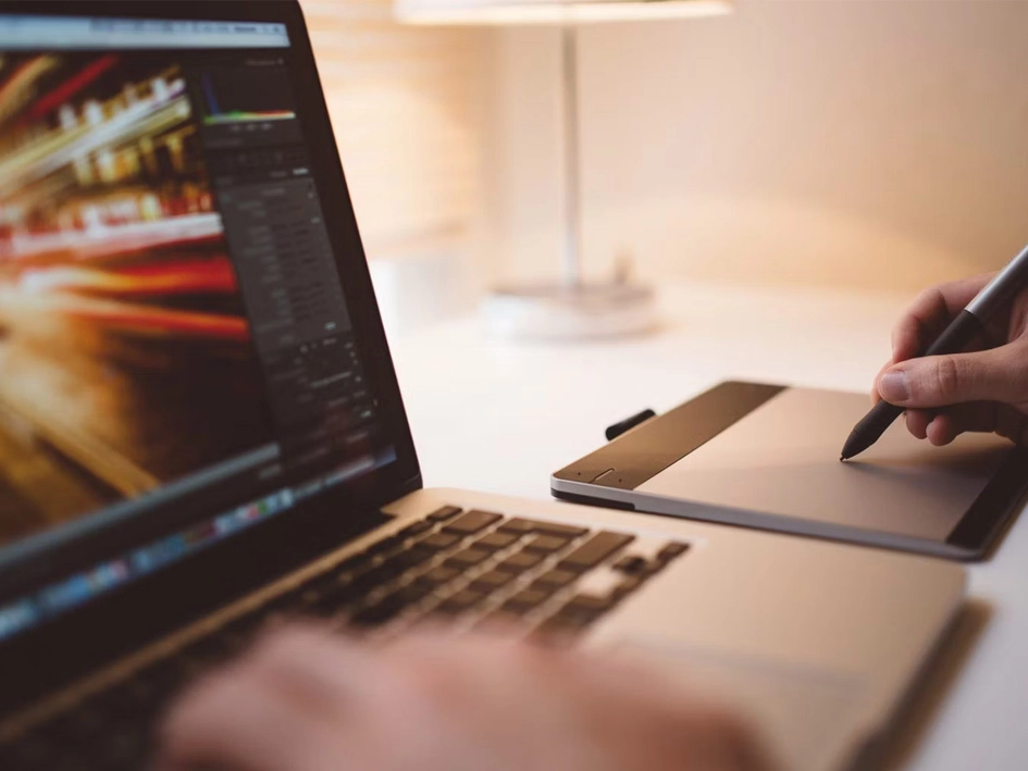 راهنمای خرید لپ&zwnj;تاپ استوک برای طراحان گرافیک