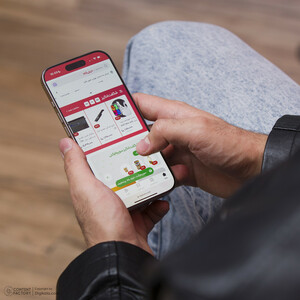 گوشی موبایل اپل مدل iPhone 16 Pro ZAA دو سیم کارت ظرفیت 512 گیگابایت و رم 8 گیگابایت