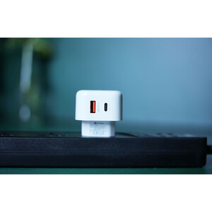 شارژر دیواری پرووان مدل PWC530