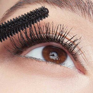 ریمل اسکای های میبلین حجم دهنده و بلند کننده