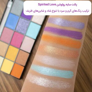 پالت سایه چشم 15 تایی رولوشن Spirited Love