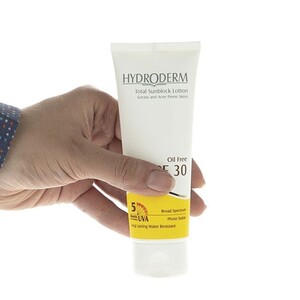 لوسیون ضد آفتاب هیدرودرم SPF30 پوست چرب و جوش دار 75ml