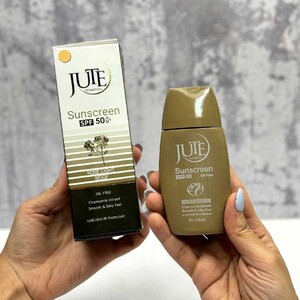 کرم ضد آفتاب پمپی رنگی پوست چرب SPF50 ژوت 50ml