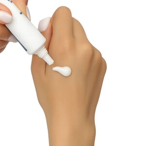 ژل کرم مرطوب کننده پلک و دور چشم آیسول 15ml