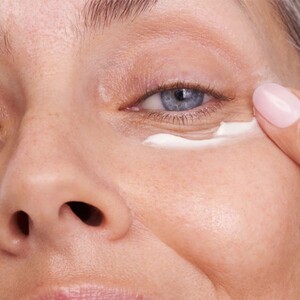 کرم دور چشم ویتامین سی بلفامد 15ml