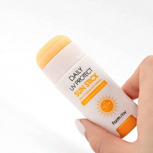 ضد آفتاب استیکی spf50 فارم استی 16gr