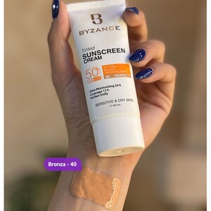 ضد آفتاب رنگی SPF50 بیزانس پوست خشک و حساس
