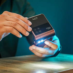 گوشی موبایل جی ال ایکس مدل Flip دو سیم کارت