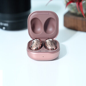 هدفون بی سیم سامسونگ مدل Galaxy Buds Live