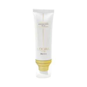 کرم ضدآفتاب SPF50 بی رنگ مناسب انواع پوست حجم ۸۰ میلی لیتر