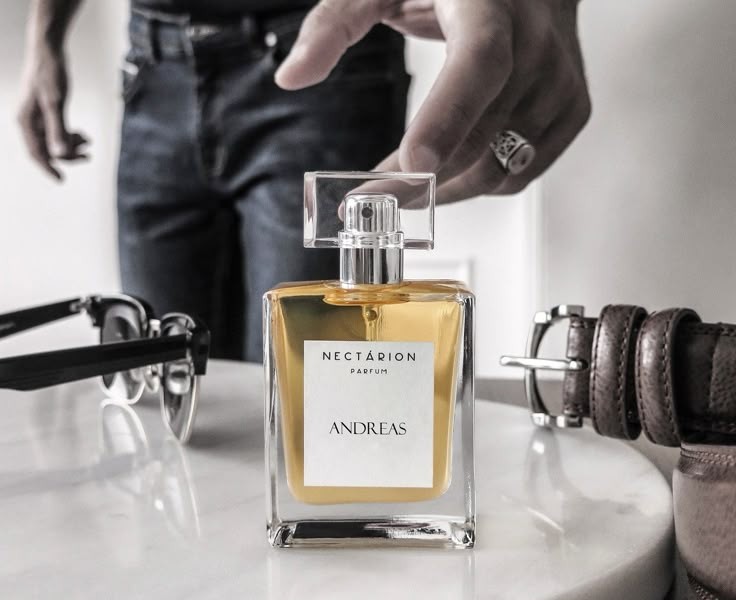 راهنمای انتخاب عطر مردانه برای فصل بهار و تابستان