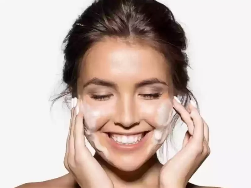 همه چیز در مورد پاککنندههای آرایش صورت