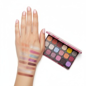 پالت سایه چشم 18 رنگ رولوشن مدل Soft Butterfly