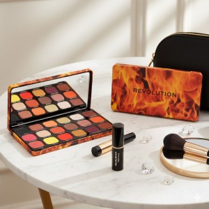 پالت سایه چشم 18 رنگ رولوشن مدل Fire