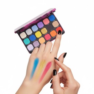 پالت سایه چشم  18 رنگ رولوشن مدل Hype