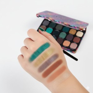 پالت سایه چشم 18 رنگ رولوشن مدل Chilled