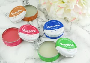 Vaseline-Lip-Therapy-Balm-Original-Tin-20-Grams-3
