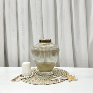 گلدان شیشه ای