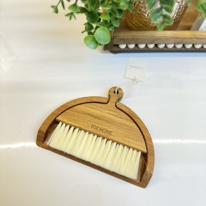 فرچه و خاک انداز چوبی