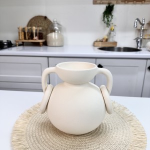 گل و گلدان گوشواره دار
