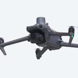 مویک 3 اینترپرایز | DJI Mavic 3 Enterprise؛ راهکار حرفه‌ای برای نقشه‌برداری، بازرسی و امداد