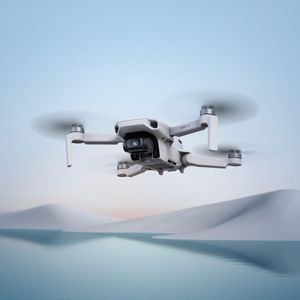 پهپاد DJI Mini 4K سبک و زیر 249 گرم با فیلم‌برداری 4K و انتقال O2