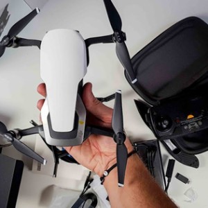 کوادکوپتر DJI Mavic Air استاندارد – تاشو، 4K و مجهز به سنسورهای جلوگیری از برخورد
