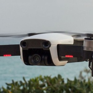 کوادکوپتر DJI Mavic Air استاندارد – تاشو، 4K و مجهز به سنسورهای جلوگیری از برخورد