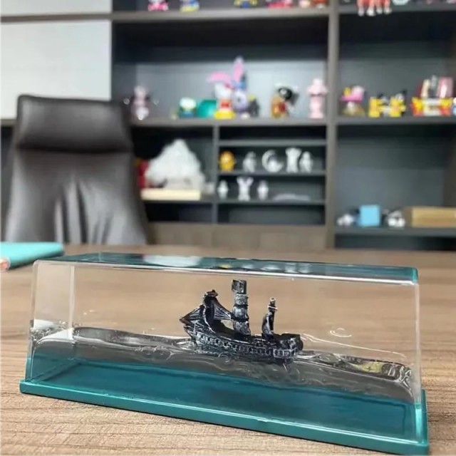 دکوری کشتی معلق مروارید سیاه