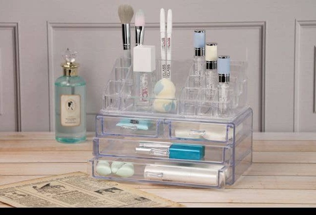 استند لوازم آرایش ۴ کشو بارویه ساده سورباس