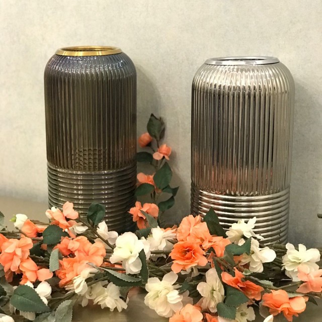 گلدان شیار دار شیشه ای