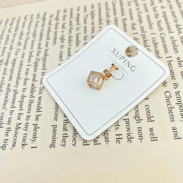 آویز گردنبند مکعبی ژوپینگ کد ۰۰۶۷