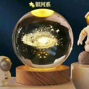 چراغ خواب مدل گوی شیشه ای 3D طرح کهکشان