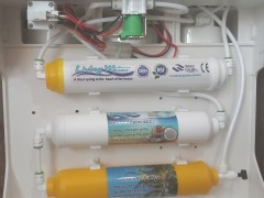 دستگاه تصفیه آب ۸ مرحله ای اسمز معکوس livingwater