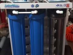 دستگاه تصفیه آب نیمه صنعتی ۶۰۰ گالن livingwater با پمپ دیافراگمی