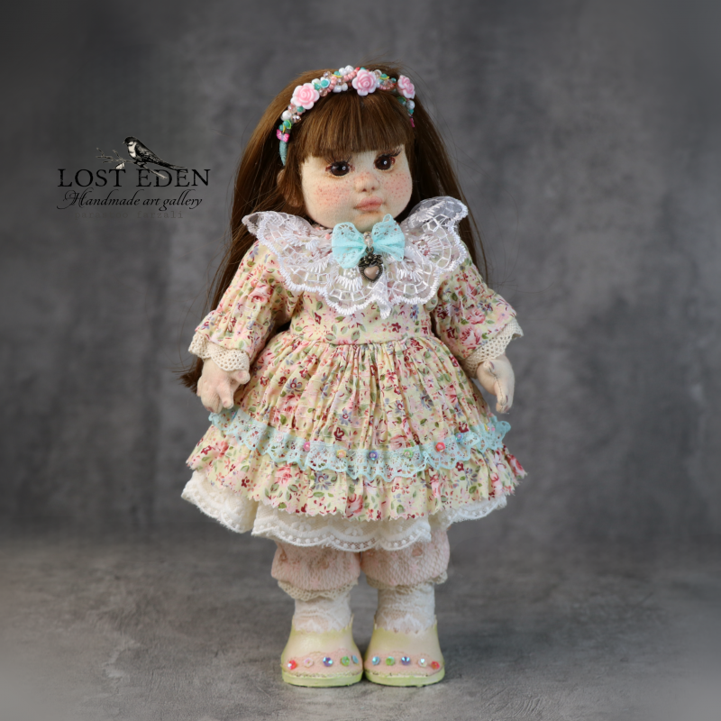 عروسک دستساز سه بعدی پارچه ای-سانیا (سایه روشن جنگل)