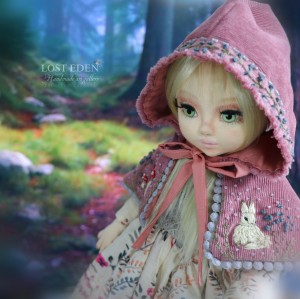 ایلووارا (دختر نور)،عروسک دستساز پارچه ای سه بعدی با جعبه چوبی ویترینی لوکس