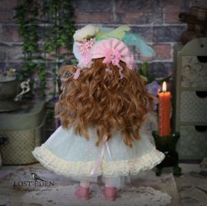 عروسک دستساز سه بعدی bjd (پرنیان) +جعبه چوبی وینتیج و پایه چوبی