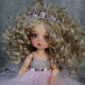 عروسک bjd مفصلی فرشته (سرافینا) دستساز+ پایه چوبی