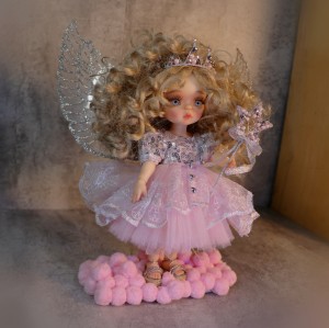 عروسک bjd مفصلی فرشته (سرافینا) دستساز+جعبه چوبی وینتیج و پایه چوبی