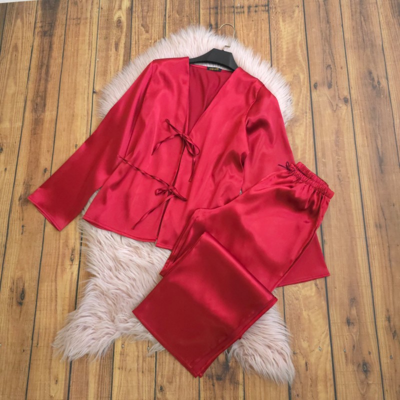 بلوز و شلوار (پرادا)(تحویل به پست ۵ روز کاری بعد از ثبت)