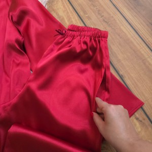 بلوز و شلوار (پرادا)(تحویل به پست ۵ روز کاری بعد از ثبت)