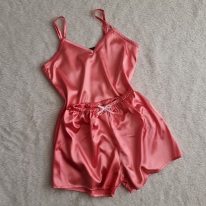 تاپ شورت ساتن (صورتی آدامسی)