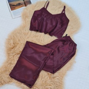 نیم تنه با شلوار