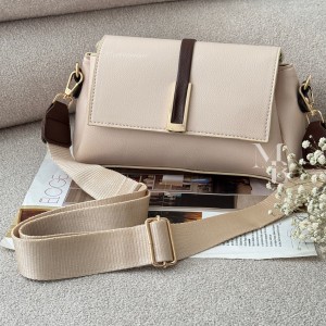 کیف  دوشی زنانه مدل مرساد