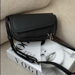 کیف دوشی زنانه مدل پاتیرا