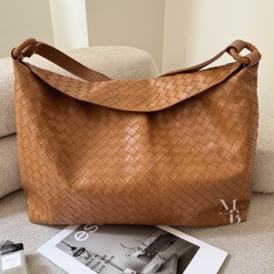 کیف دوشی زنانه مدل مروا